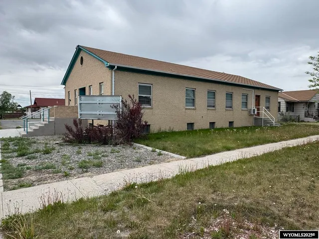 $299,000 | 402 South 7th Street East, Riverton, WY 82501