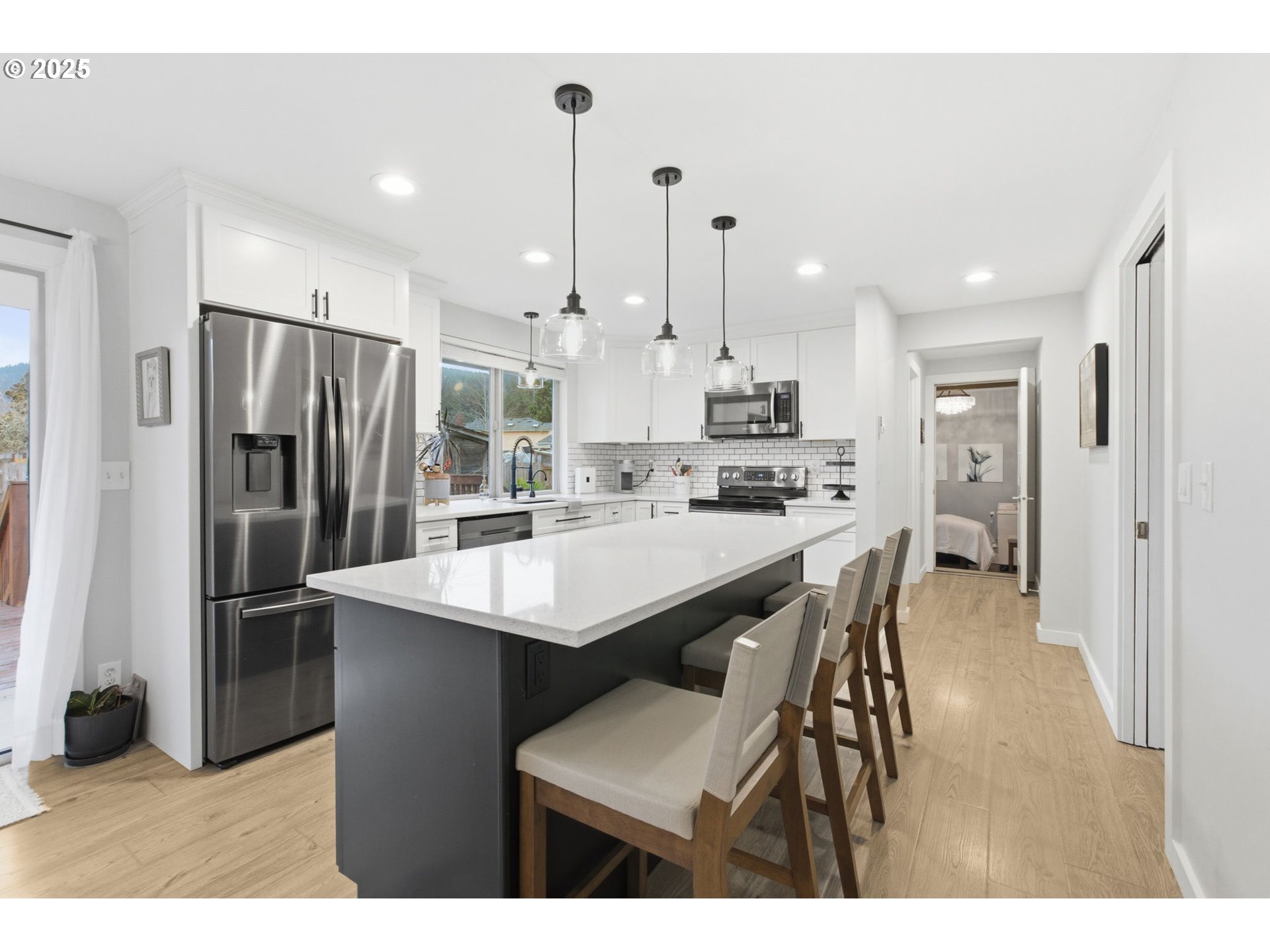 353 72nd Street Springfield, OR 97478 - Photo 11 of 44