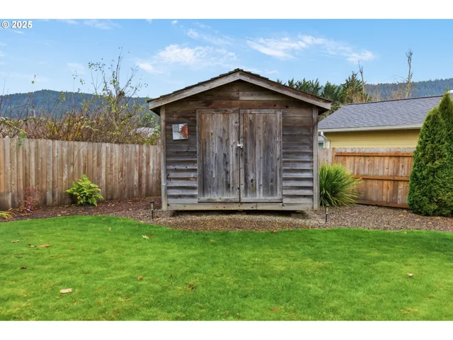 $484,900 | 353 72nd Street, Springfield, OR 97478