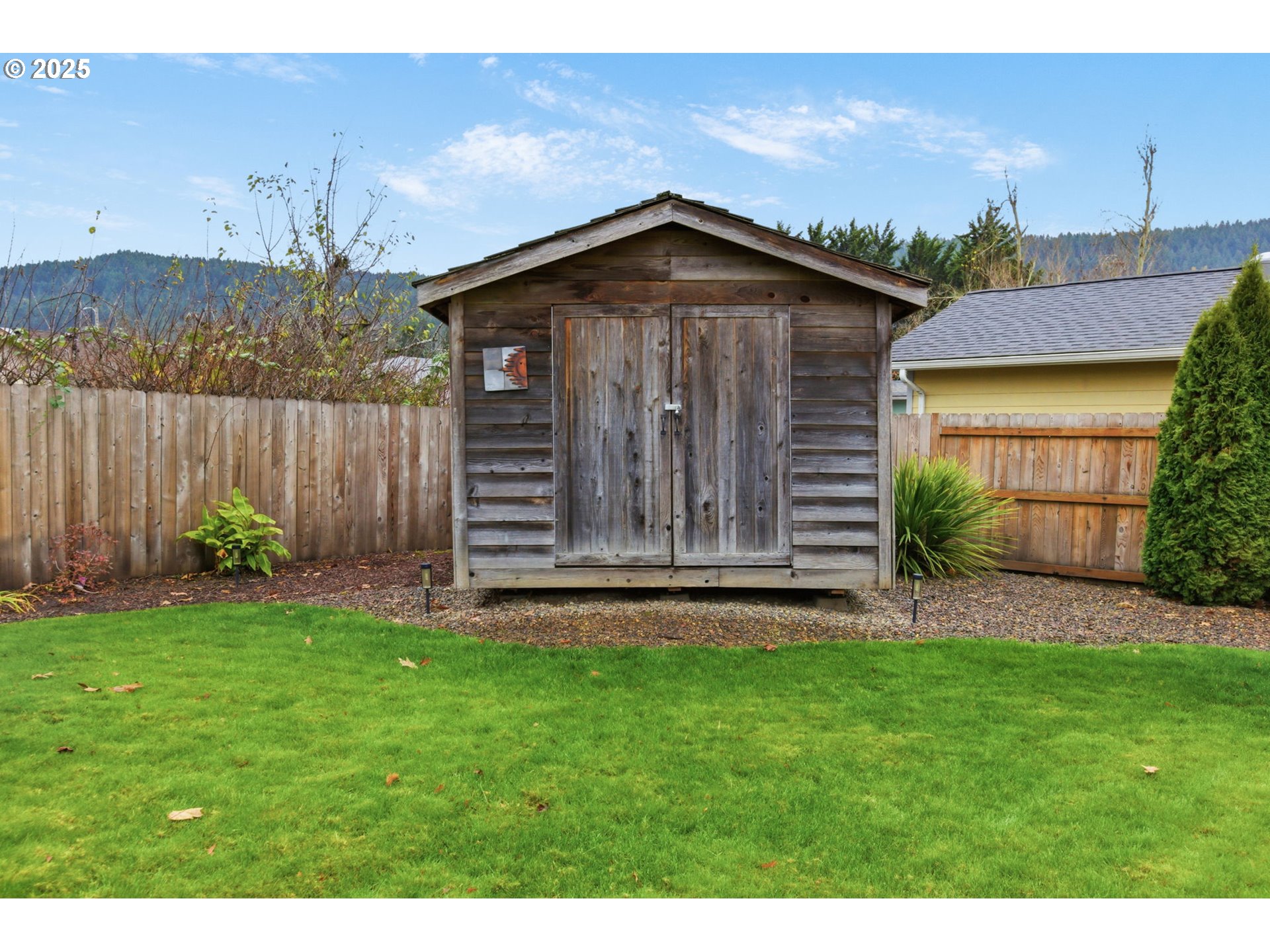 353 72nd Street Springfield, OR 97478 - Photo 40 of 44