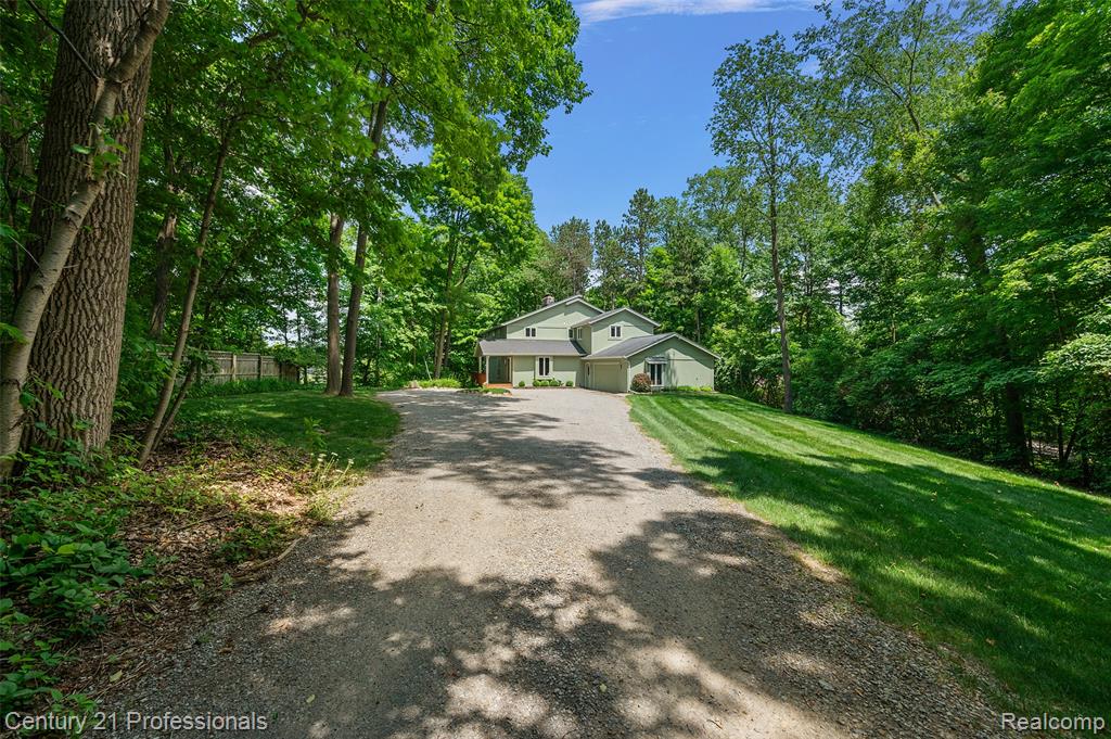 7340 Deer Lake Road Clarkston, MI 48346 - Photo 31 of 63