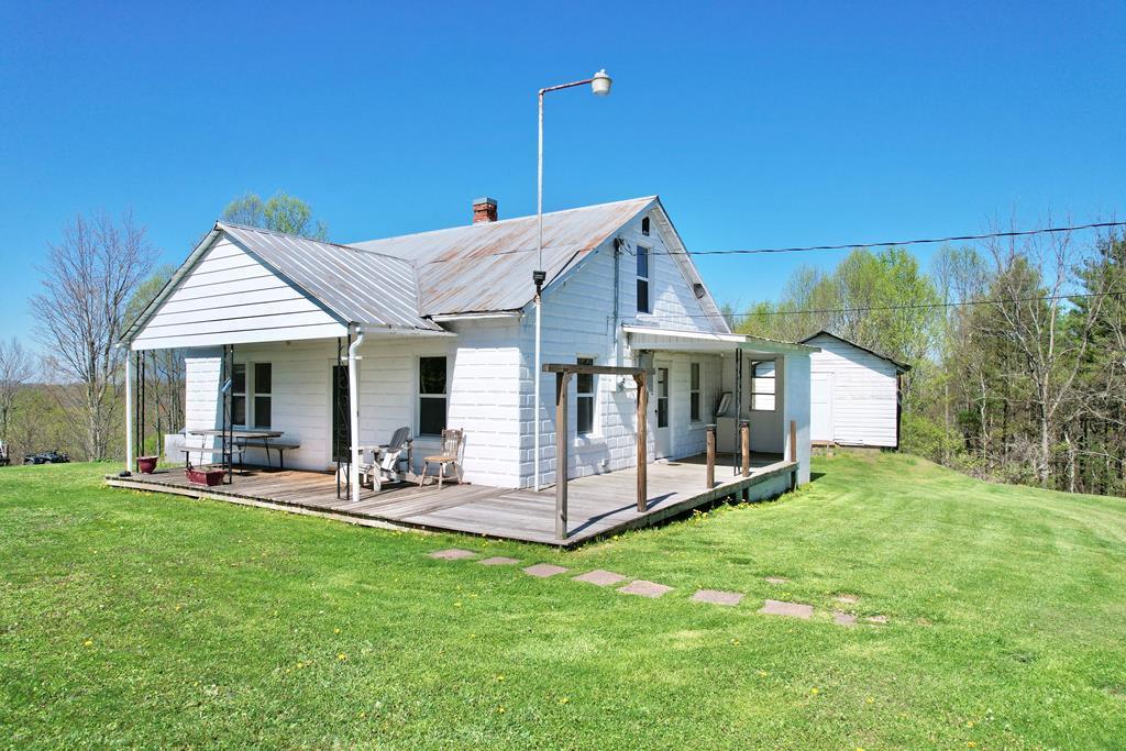 4110 Smith Ridge Road Jewell Ridge, VA 24622 - Photo 1 of 46 Gallery Image 1