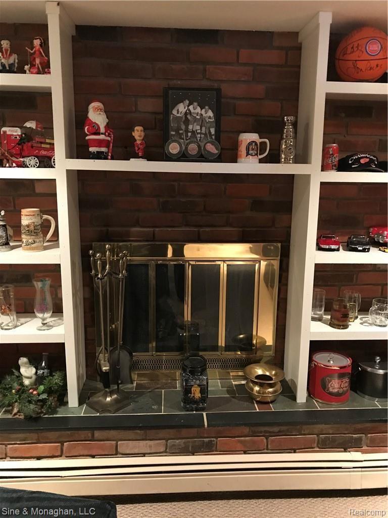473 Cox Road St. Clair, MI 48079 - Photo 47 of 64 47 FAMILY RM FIREPLACE 473 COX.JPG