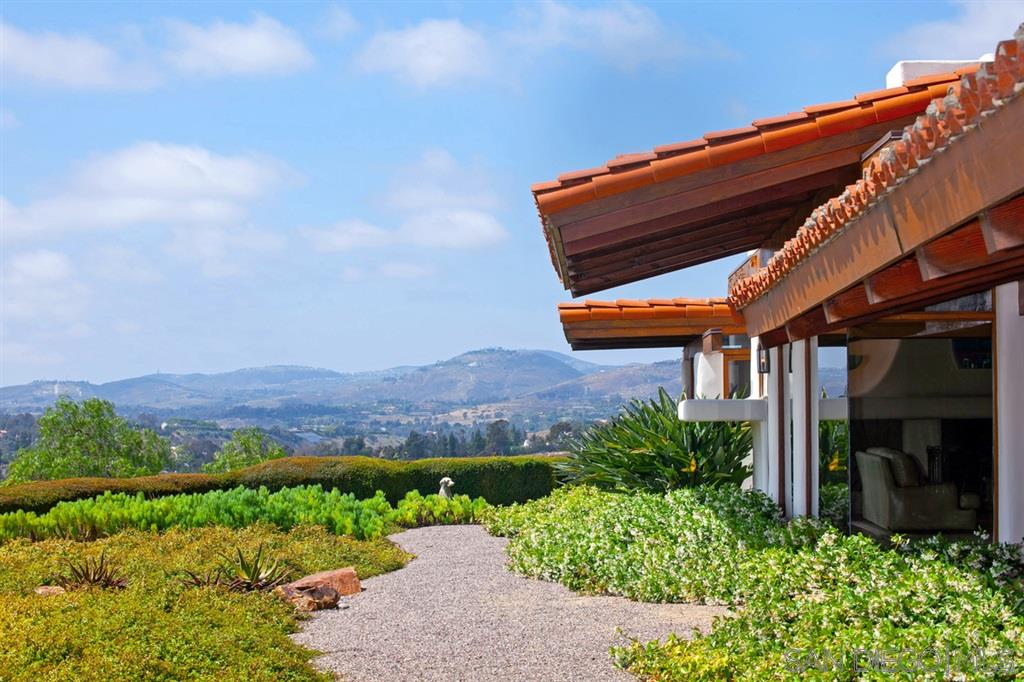 17279 Circa Oriente Rancho Santa Fe, CA 92067 - Photo 11 of 25
