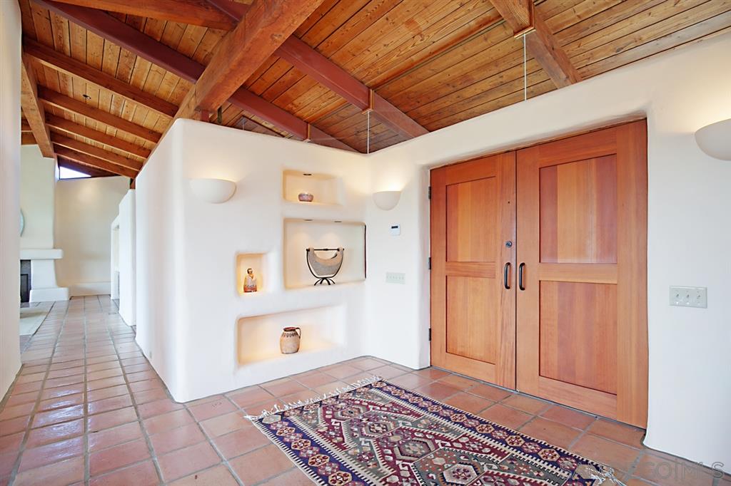 17279 Circa Oriente Rancho Santa Fe, CA 92067 - Photo 4 of 25