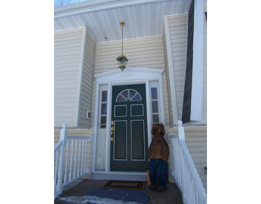 39 Heritage Road Billerica, MA 01821 - Photo 4 of 21 a view of a entryway of the house