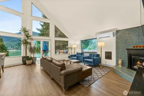 $949,950 | 12914 532nd Street East, Eatonville, WA 98328