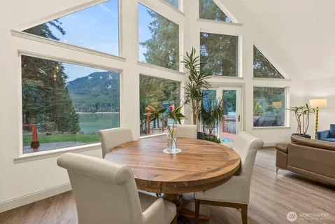 $949,950 | 12914 532nd Street East, Eatonville, WA 98328