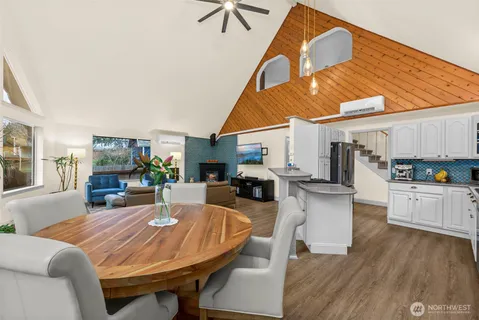 $949,950 | 12914 532nd Street East, Eatonville, WA 98328