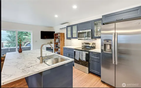 $949,950 | 12914 532nd Street East, Eatonville, WA 98328