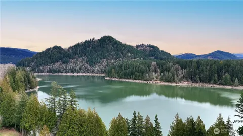 $949,950 | 12914 532nd Street East, Eatonville, WA 98328