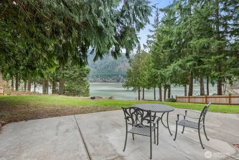 $949,950 | 12914 532nd Street East, Eatonville, WA 98328