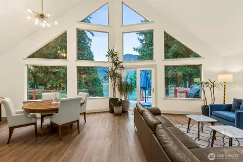 $949,950 | 12914 532nd Street East, Eatonville, WA 98328