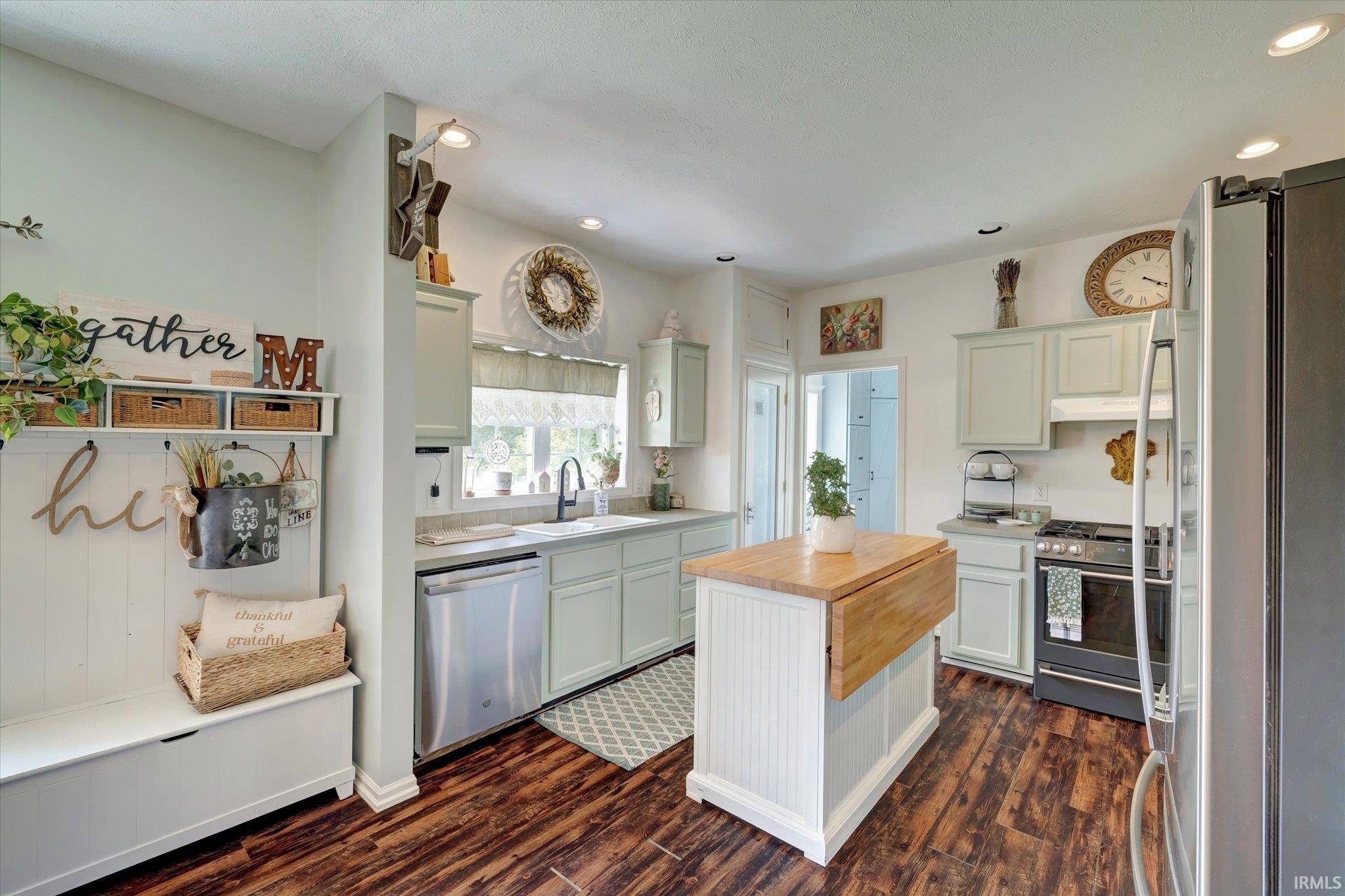 360 Anderson Road Bedford, IN 47421 - Photo 10 of 32 Gallery Image 10