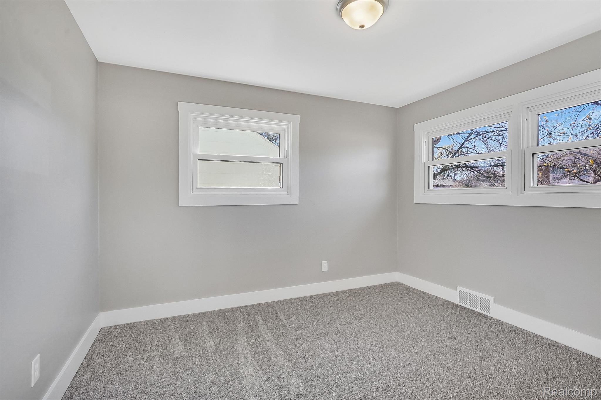 3188 Greenfield Road Berkley, MI 48072 - Photo 15 of 19