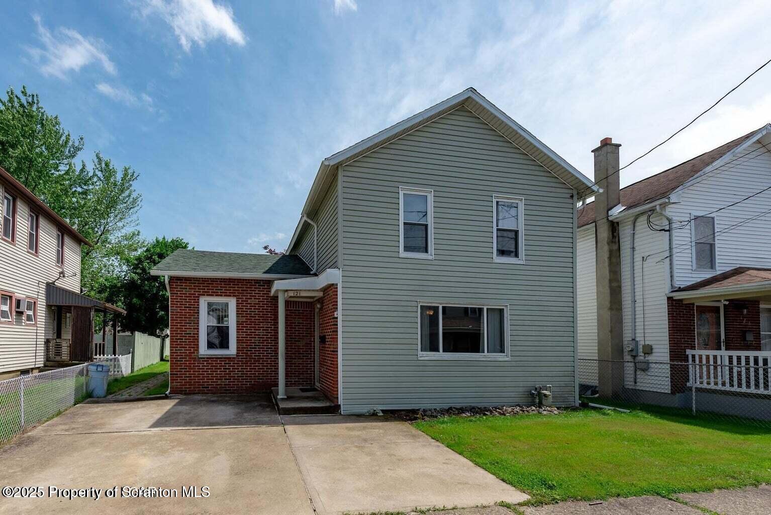121 Cedar Street Exeter, PA 18643 - Photo 1 of 5 20250521140914346594000000-o