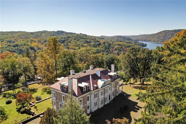 $1,775,000 | 118 Tower Hill Road West, Tuxedo Park, NY 10987