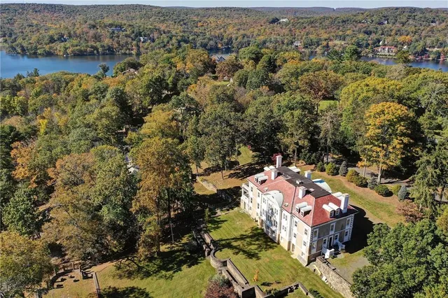 $1,775,000 | 118 Tower Hill Road West, Tuxedo Park, NY 10987