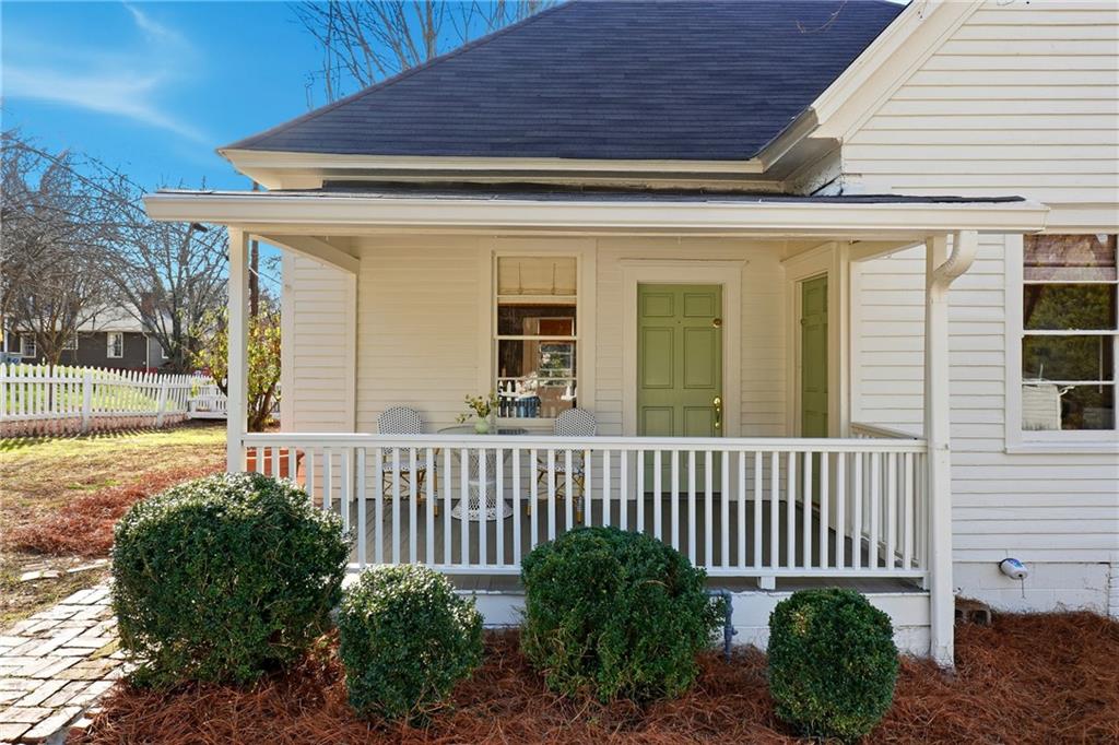 1966 Butler Way Northwest Atlanta, GA 30318 - Photo 2 of 20