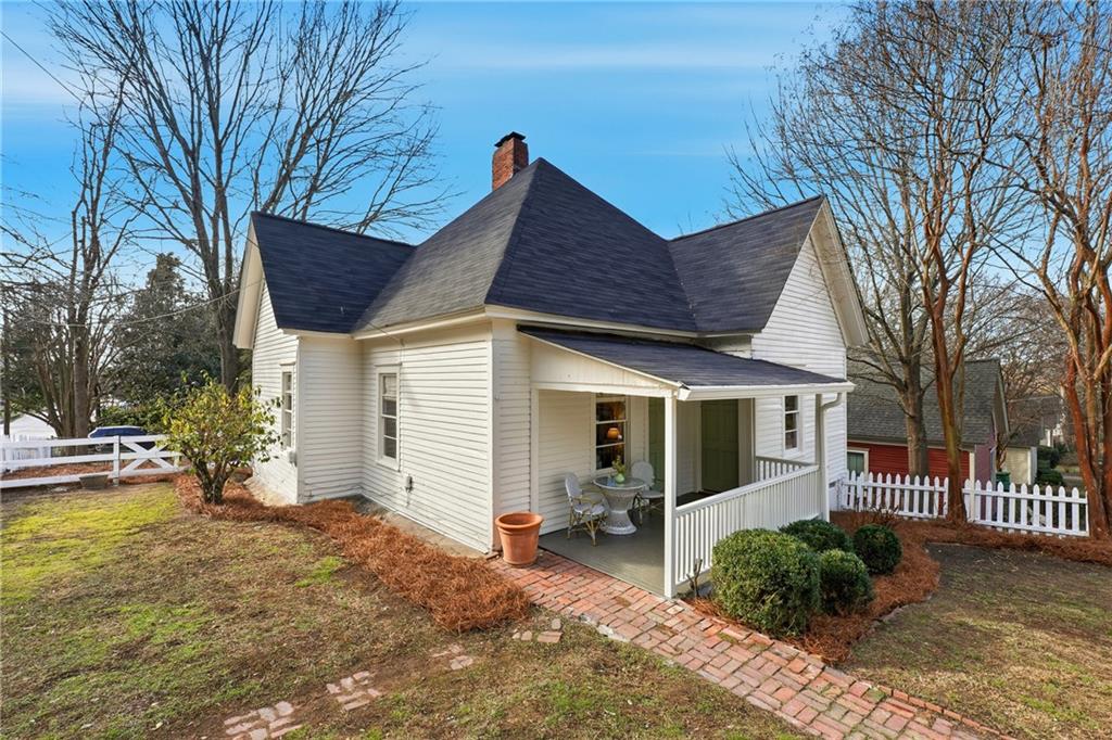 1966 Butler Way Northwest Atlanta, GA 30318 - Photo 3 of 20