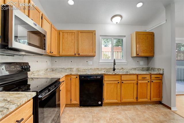 5265 Farm Ridge Place Colorado Springs, CO 80917 - Photo 11 of 37 Gallery Image 11