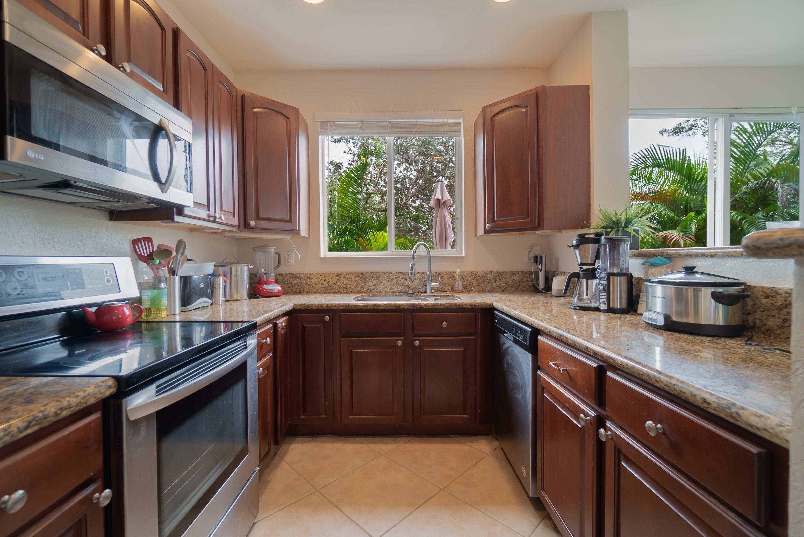 3164 Laurel Ridge Circle Riviera Beach, FL 33404 - Photo 13 of 19 Kitchen 2