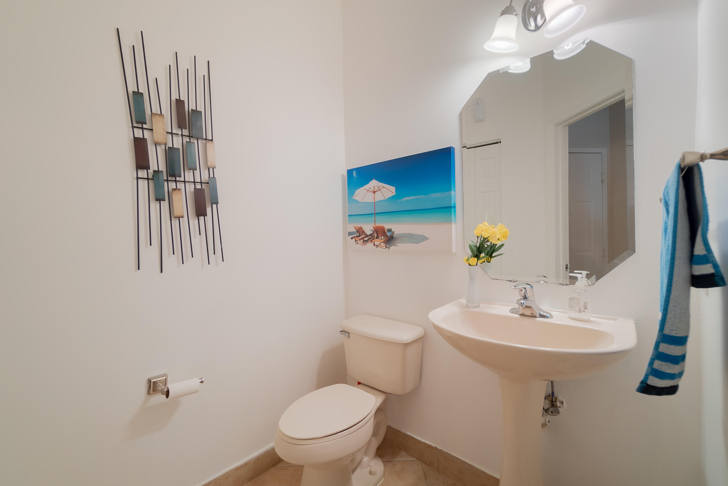 3164 Laurel Ridge Circle Riviera Beach, FL 33404 - Photo 4 of 19 Powder room