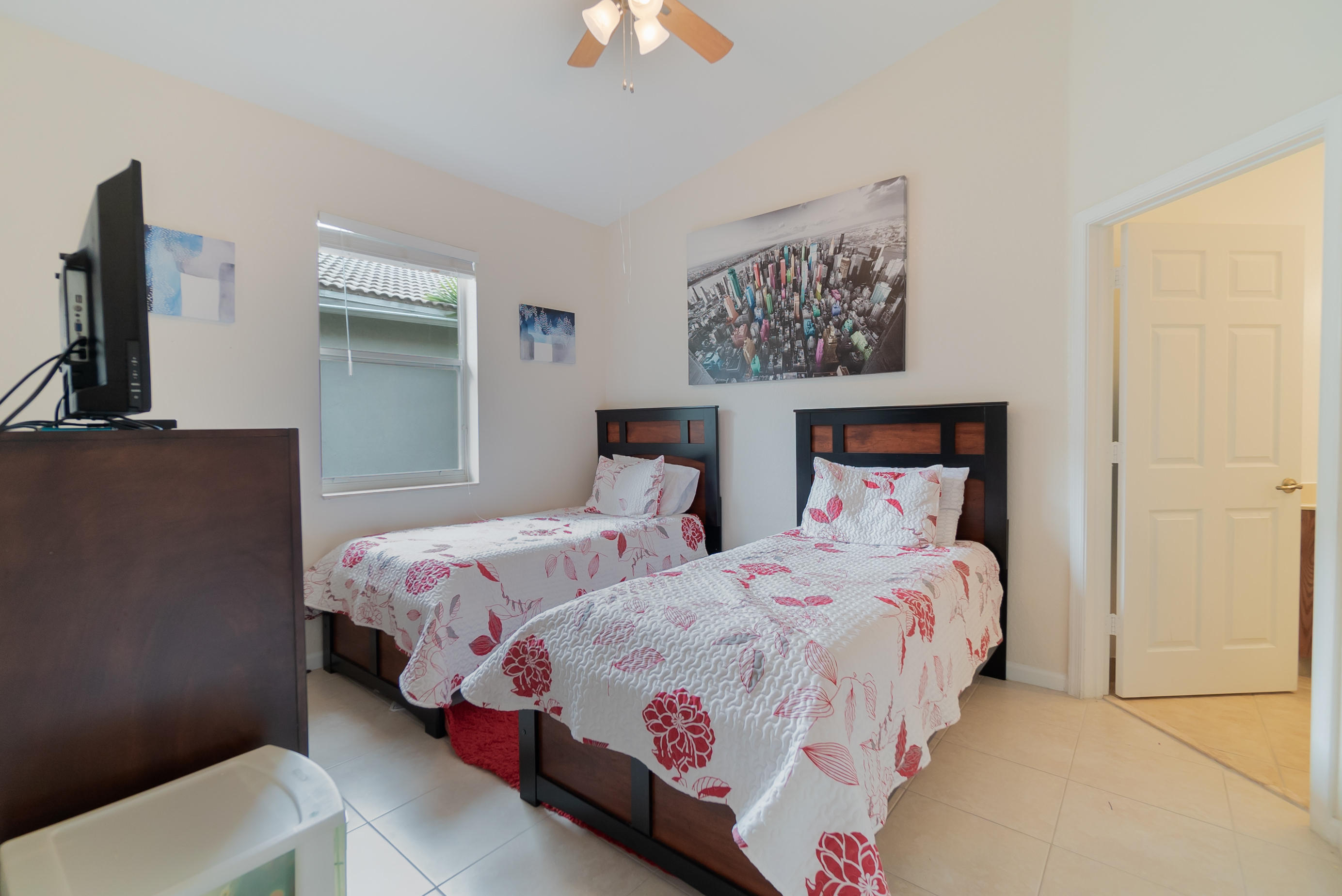3164 Laurel Ridge Circle Riviera Beach, FL 33404 - Photo 9 of 19 Second Bedroom