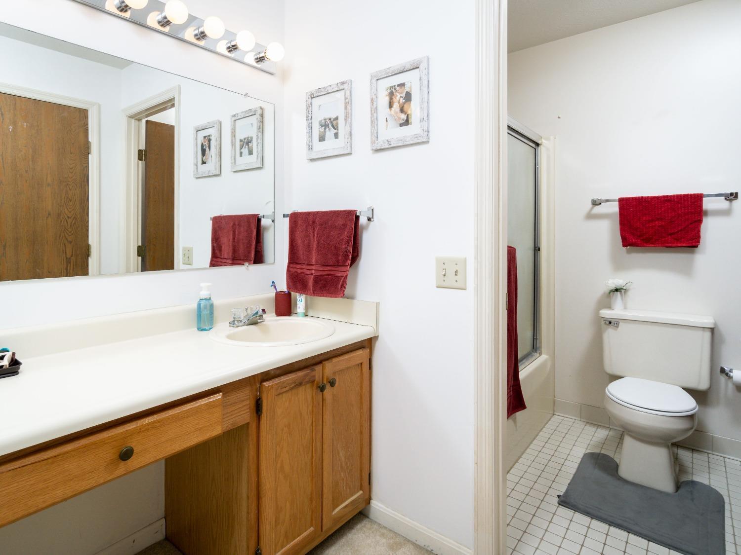 5644 Bridgetown Road, Unit 11 Cincinnati, OH 45248 - Photo 16 of 26