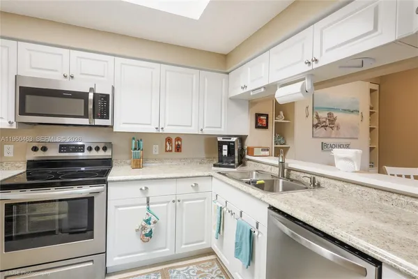 $274,000 | 2729 Anzio Court, Unit 107, Palm Beach Gardens, FL 33410
