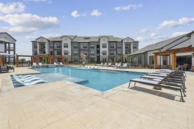 $1,349 | 9301 Brewer Boulevard, Unit 7303, Fort Worth, TX 76123