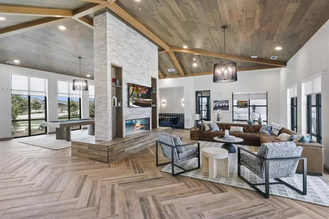 $1,349 | 9301 Brewer Boulevard, Unit 7303, Fort Worth, TX 76123