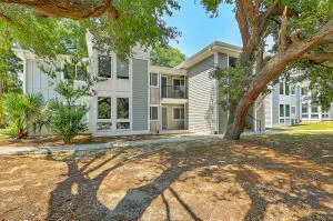 $2,500 | 276 Alexandra Drive, Unit 12, Mount Pleasant, SC 29464