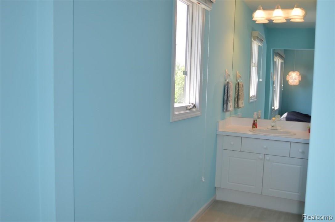 1726 Spring Creek Drive Rochester, MI 48306 - Photo 31 of 41 DSC_4119.JPG