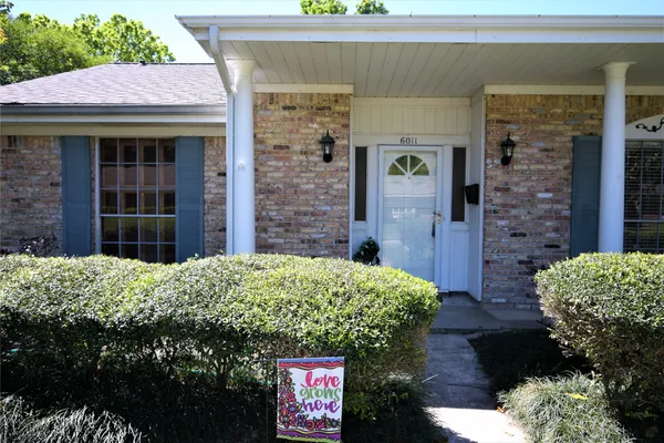 $2,350 | 6011 Arboles Drive, Houston, TX 77035