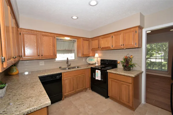 $2,350 | 6011 Arboles Drive, Houston, TX 77035