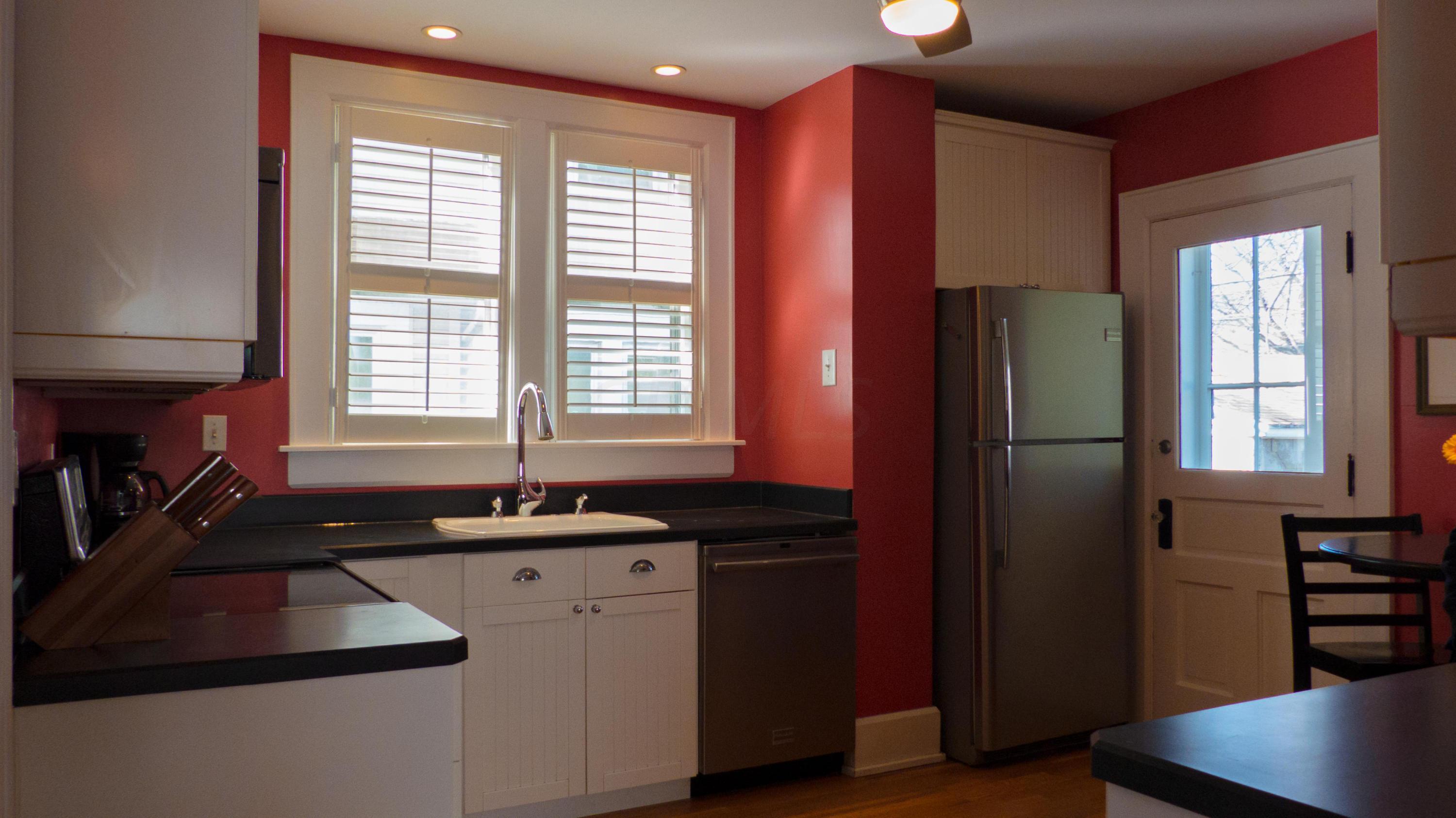 134 Tibet Road Columbus, OH 43202 - Photo 12 of 30