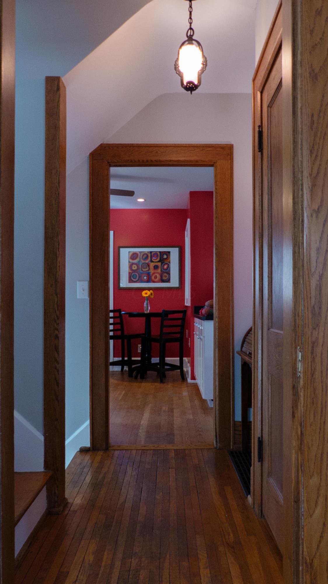 134 Tibet Road Columbus, OH 43202 - Photo 3 of 30
