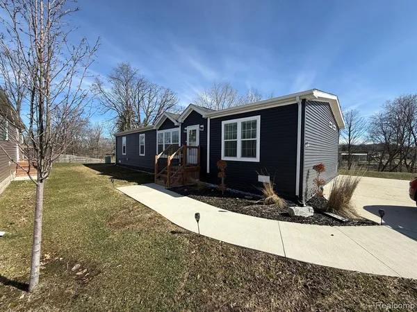 $164,900 | 6450 Prince Boulevard, Fenton, MI 48430