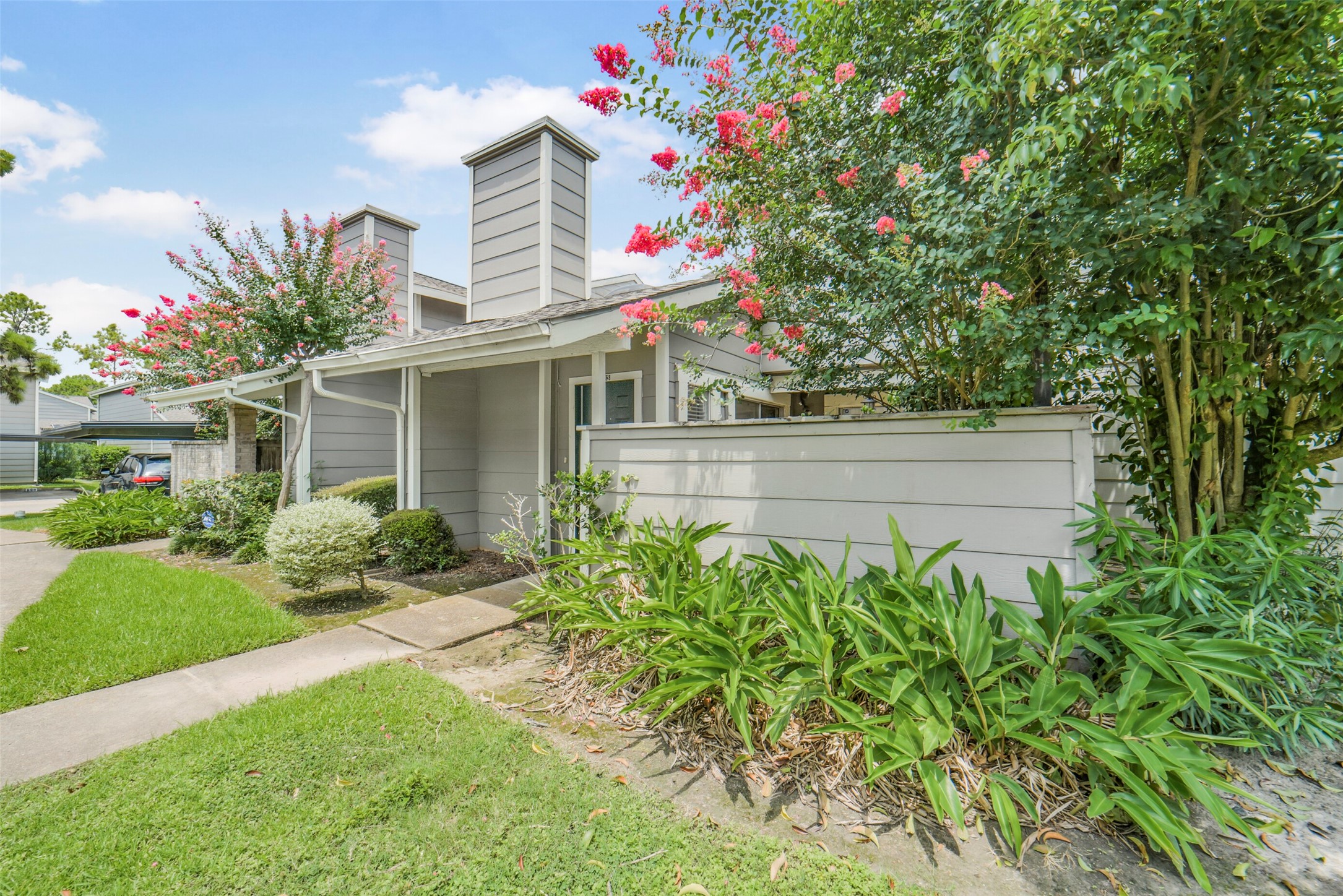 6333 Shadow Tree Drive Houston, TX 77035 - Photo 3 of 36