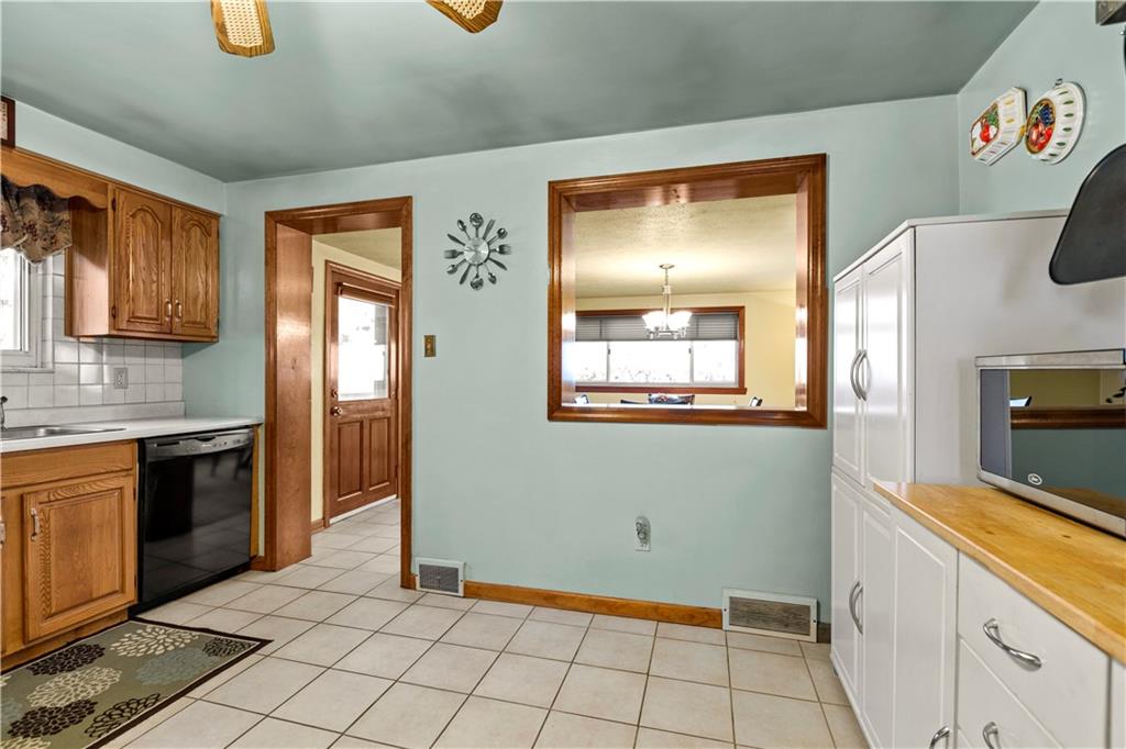 149 Jacks Run Road Pittsburgh, PA 15214 - Photo 11 of 24 Gallery Image 11