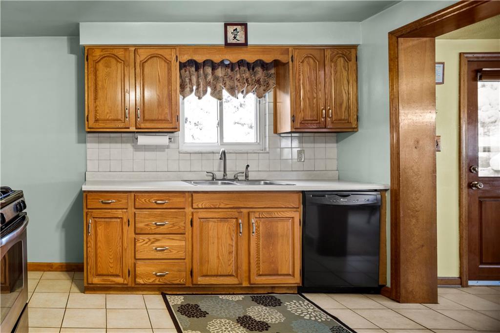 149 Jacks Run Road Pittsburgh, PA 15214 - Photo 12 of 24 Gallery Image 12