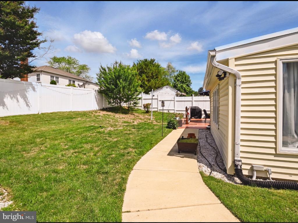 60 Windsor Lane Willingboro, NJ 08046 - Photo 11 of 58 a house view with a backyard space