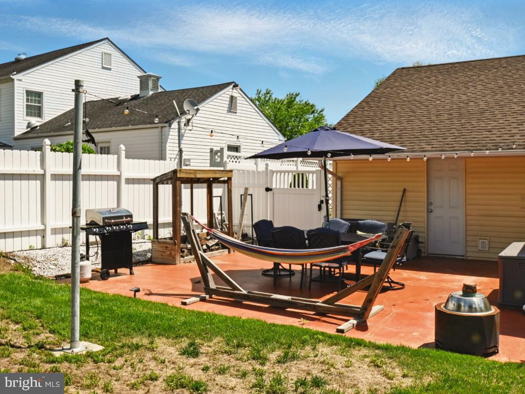 60 Windsor Lane Willingboro, NJ 08046 - Photo 18 of 58 a view of a backyard with sitting area