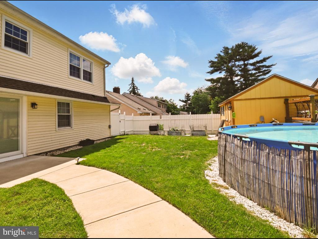 60 Windsor Lane Willingboro, NJ 08046 - Photo 19 of 58 a view front of house with backyard and entertaining space
