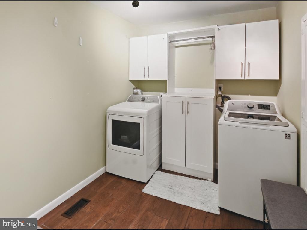 60 Windsor Lane Willingboro, NJ 08046 - Photo 56 of 58 a utility room with dryer and washer