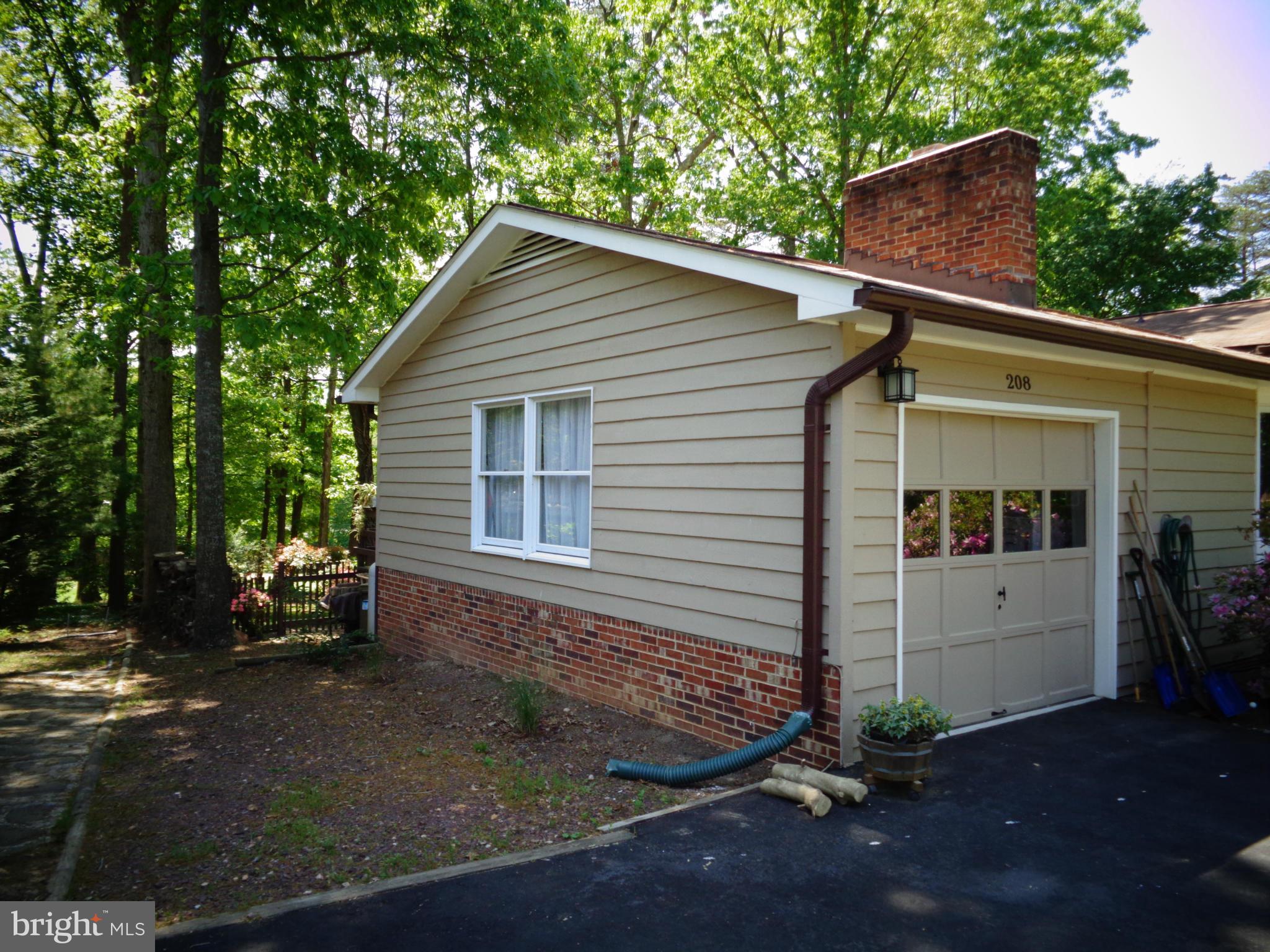 208 Pine Valley Road Locust Grove, VA 22508 - Photo 5 of 30 Exterior (Front)
