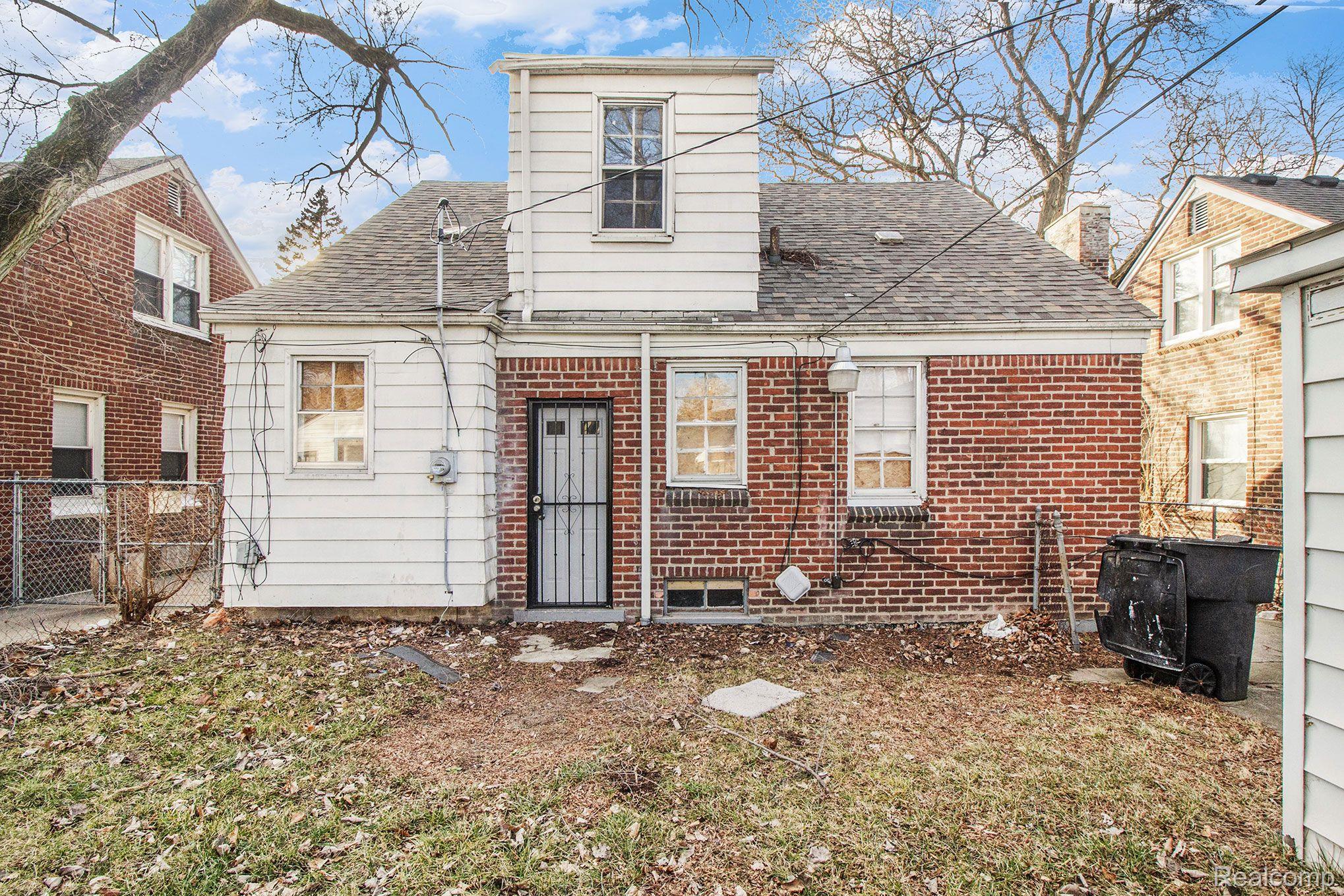 17686 Sunderland Road Detroit, MI 48219 - Photo 4 of 6 Gallery Image 4