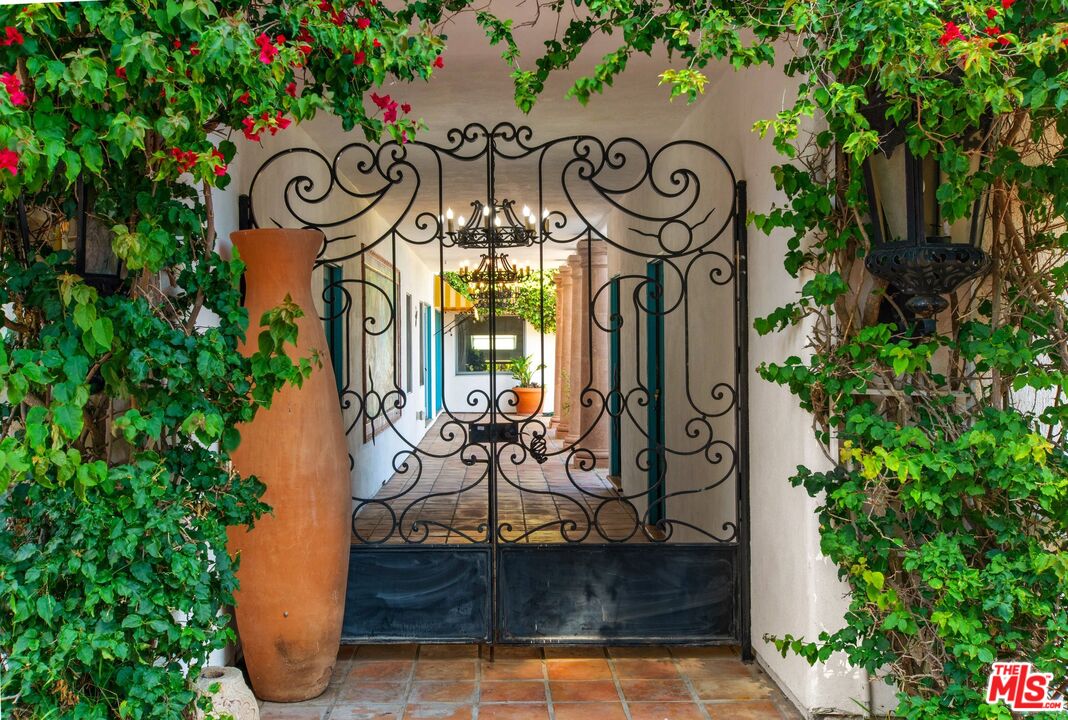 3960 Decker Edison Road Malibu, CA 90265 - Photo 3 of 75