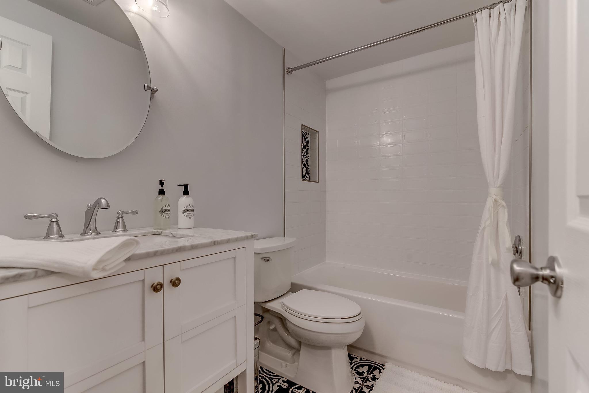 610 South Charles Street, Unit R37 Baltimore, MD 21230 - Photo 15 of 26 Bath